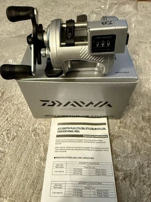 Daiwa Accudepth Plus-B Linecounter 27LCBLW 卷轴银色/操作说明 — 第 1/4 张图片