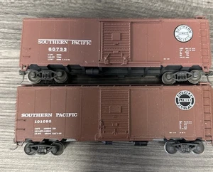 HO Scale Southern Pacific Box Cars -2 Cars 101096 & 60733 Used Sold Loose - Picture 1 of 5