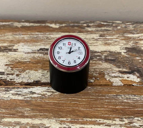 RARE SWISS ARMY DESK CLOCK 1990’s COLLECTOR’S ITEM, READ DESCRIPTION Cover
