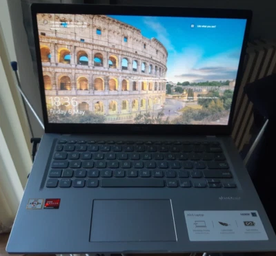 ASUS m415d Windows 10 laptop - Image 1 of 4