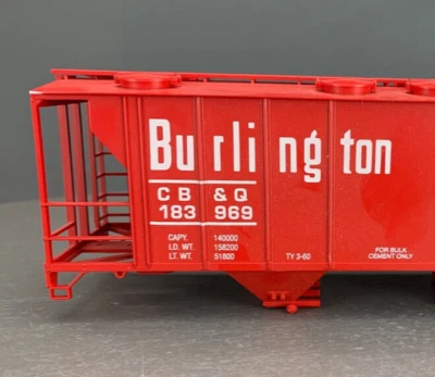 O Gauge Weaver Burlington CB&Q  PS-2 2-Bay Covered Hopper #183969 Body Only O903 - Image 1 of 4