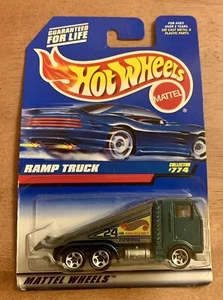Furgone / auto sportiva / camion rampa Hot Wheels #774 19943 - Foto 1 di 3