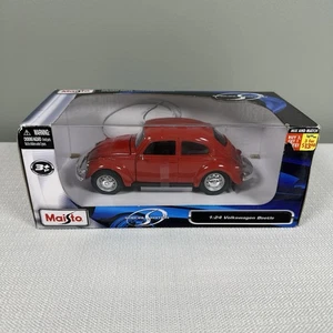 VOLKSWAGEN BEETLE HARD TOP RED 1/24 SCALE DIECAST CAR BY MAISTO - STRAPPED NEW - Picture 1 of 9