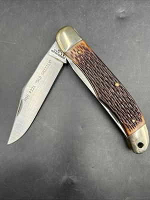 Vintage Schrade- Walden USA #225 “old Grizzly” Pocket Knife W/jigged Handle - Image 1 of 4