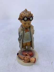 VINTAGE HUMMEL THE DOCTOR #127 JUNGE MIT BRILLE. - Bild 1 von 5