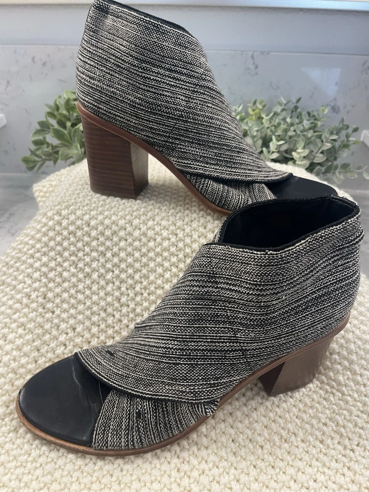 MATT BERNSON Jette Black & White Open Toe High Heel Booties Womens Sz 8 - Image 1 of 4