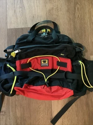 Mountainsmith DAY Lumbar Pack Red Black Waist Fanny Bag Hiking Camping 11x13x5” - Image 1 of 4