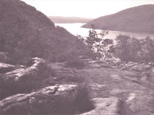 David A Hanson "Vista de Hudson desde la nariz de Anthony" - Imagen 1 de 4