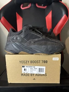 Talla 8.5 - Adidas Yeezy Boost 700 2019 utilitario negro (sin plantillas) - Imagen 1 de 5
