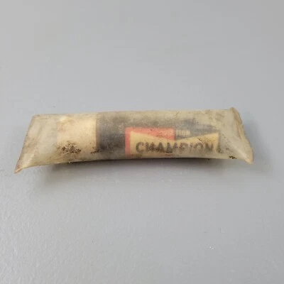 1 New NOS RHB29N Champion Spark Plug Sealed in Original Packaging for Airplanes - Image 1 of 4