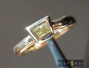 Anillo de diamantes trapezoidales VS1 amarillo de lujo de 0,20 quilates diamantes R6521 de Lauren - Imagen 1 de 6
