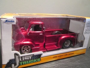 1 : 24  Chevrolet Chevy COE Truck 1952  weinrotmet.       Jada - Bild 1 von 3