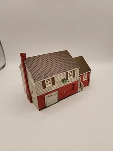 Vintage HO Scale Residential Building House Late Era Resin Train Layout Diorama - Picture 1 of 10