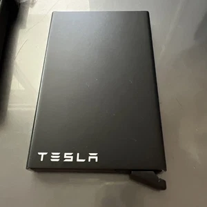 Porta Carte in Metallo e Protezione RFID / Logo Tesla Personalizzato Nero - Foto 1 di 9