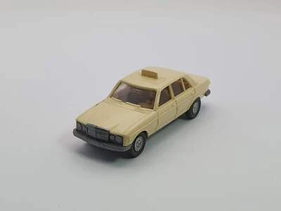 Mercedes 240 D Wiking 1/87 - Immagine 1 di 4