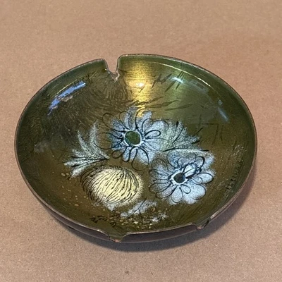 复古 Sascha Brastoff 烟灰缸 中世纪 MCM 绿色蓝色花卉花束 — 第 1/4 张图片