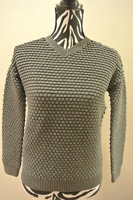 NWT.Girls's Vince Greys  color V-neck/v-back knit long sleeve sweater;L - Image 1 of 3