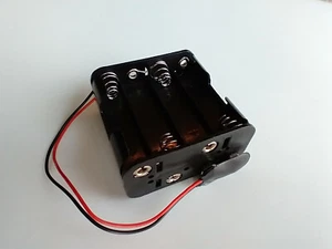 12 volt power supply (4x2fat). 8x AA battery holder & PP3 connector cable.  - Picture 1 of 1