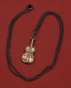 Violin on a chain Necklace, New, FREE POSTAGE - Picture 1 of 2