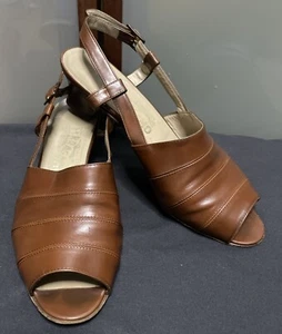 Salvatore Ferragamo Sandalias de Tacón de Gatito Cuero Marrón Punta abierta Zapatos 9 - Imagen 1 de 10