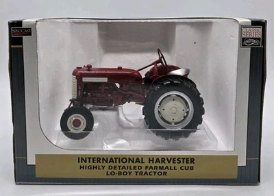 SpecCast Classic Series INTERNATIONAL HARVESTER Farmall Cub Lo-Boy Tractor 1/16 - Image 1 of 4