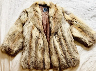 Vintage Cassara’s Fine Men’s Wear Red Fox Fur Coat Excellent Condition  - Image 1 of 4