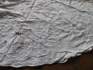 schöne alte   Tischdecke  Ø  150 cm - Picture 1 of 5