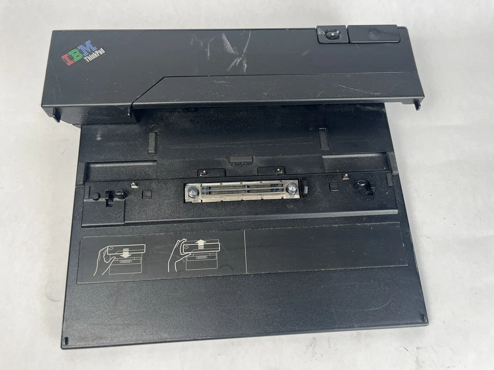 Estación de acoplamiento replicadora de puertos IBM Lenovo ThinkPad P/N 74P6734 Foto 1 de 4