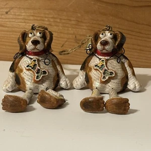 Set Of 2 Pair Dog Christmas Ornament Dangly Legs Sitting Puppy Resin Beagle - Picture 1 of 9