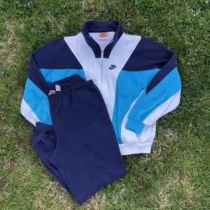nike windbreaker jogging suits