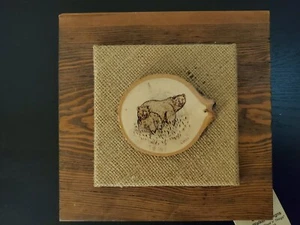 Osos vintage dibujados a mano en árbol de imitación cortados hechos en montana - Imagen 1 de 10