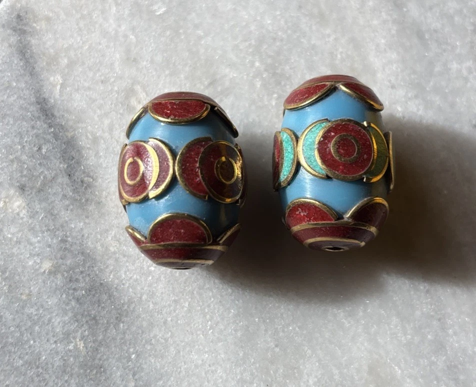 2件装藏族Copal树脂珠带珊瑚设计黄铜28x19毫米CC147 — 第 1/4 张图片