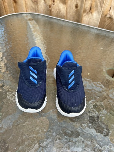 Scarpe da ginnastica Adidas blu per bambini taglia UK 5.