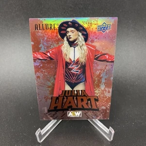 2024 ponte superiore Allure AEW Julia Hart #35 Crimson Case Hit Hounds Hell - Foto 1 di 2