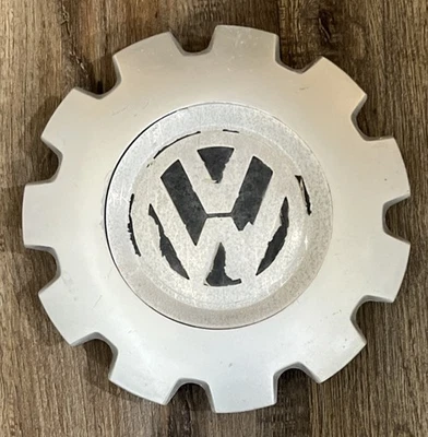 Оригинальный центральный колпак ступицы VW Volkswagen Beetle 1C0601149P серебристый заводской - Изображение 1 из 4