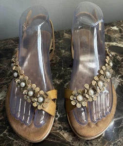Woman’s Flower Beaded Sandals SPRING STEP PATRIZIA TOE LOOP COMFORT SIZE 7.5 - Picture 1 of 7