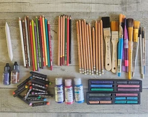 Lotto forniture artistiche - oro, inchiostro, prismacolor, generali - leggermente usato - Foto 1 di 8