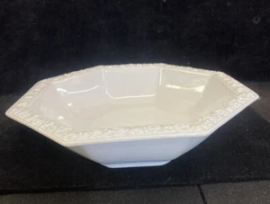 Rosenthal Classic Rose- Maria White 10" Round Vegetable Bowl - Picture 1 of 9