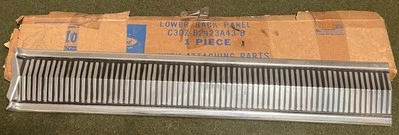 Ford Fairlane 1963 2/4 puertas L/H panel de acabado trasero inferior Mldg C3OZ-62423A43-B nuevo en caja Foto 1 de 4