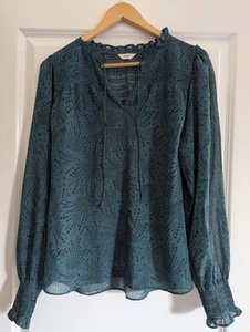 HUSH CHIFFON GREEN & BLACK STAR PRINT SMOCKED LONG SLEEVE BLOUSE SIZE 12 - Picture 1 of 10