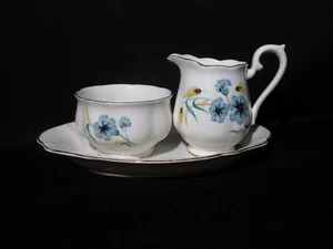 Royal Albert Cornflower AD Cream & Sugar & Regal Tray Bone China Made in England - Bild 1 von 1