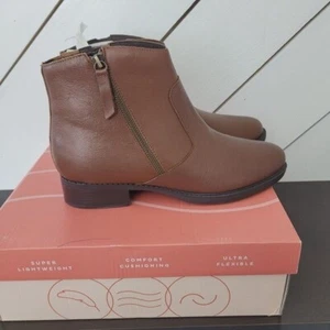 NWT Easy Spirit Womens Se Lacy 10 Brown Leather Zipper Ankle Bootie Boots - Picture 1 of 9