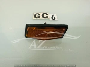 Lucciola freccia laterale dx Leart Fiat 131 128 Daily 132 con bordo nero - Picture 1 of 2