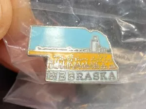 Vtg. Nebraska State Cloisonne Enamel Farm Silo Scene Lapel Pin Button - Picture 1 of 3
