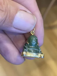 CARVED GREEN JADE BUDDHA GOLD PLATED PENDANT CHARM MINIATURE 2 X 1.5 X 0.75 CM - Picture 1 of 15