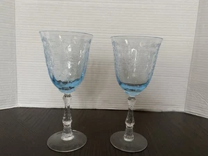 2 Fostoria Navarra blaue Kristall geätzte Wasserkelche 7 5/8" Weinglas - Bild 1 von 24