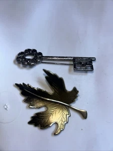 Vintage Nachlass goldfarbene Emaille Blatt Anstecknadel Brosche Schmuck ~ 2 1/8 - Bild 1 von 12