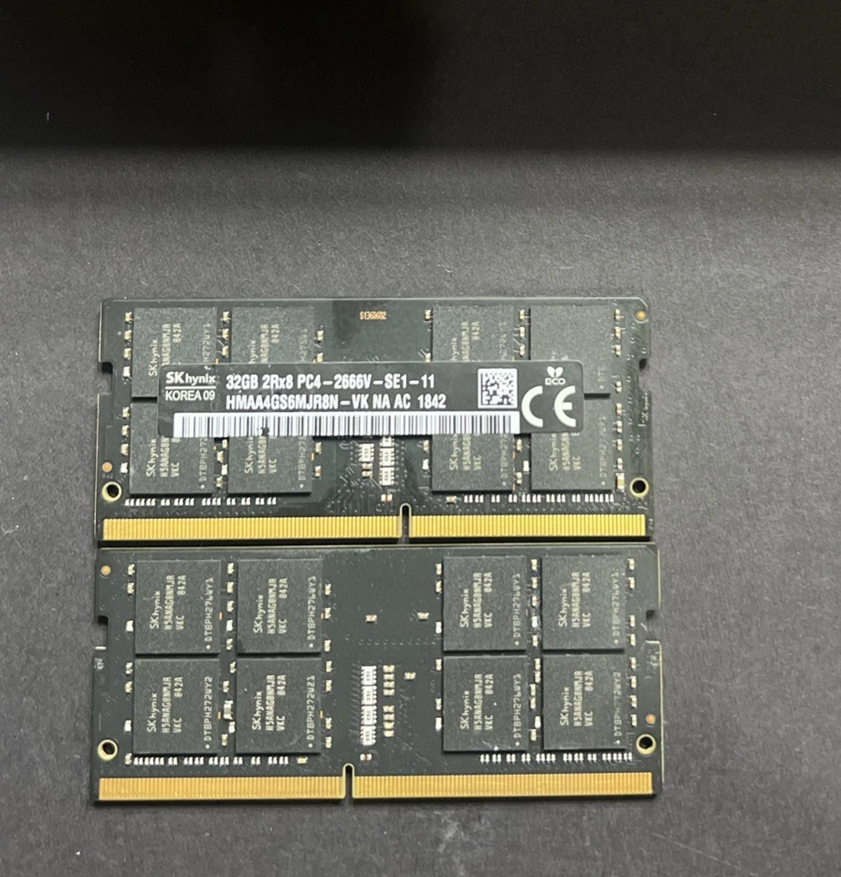 APPLE SK Hynix 32GB 2Rx8 PC4-2666V - SE1 - 11 HMAA4GS6MJR8N-VK NA AC 1842 Foto 1 de 1