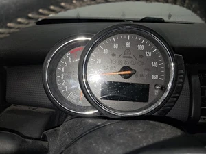 2017 MINI Clubman Speedometer Cluster MPH Used 74000 Miles Genuine OEM - Picture 1 of 12