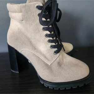 Paige Nicole Damen 8,5 taupe und schwarz neu 4-Zoll-Absatz Kampf-Booties - Bild 1 von 8